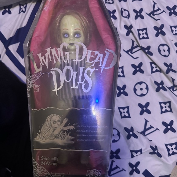Sealed never opened living dead dolls!!!!! - Picture 4 of 5